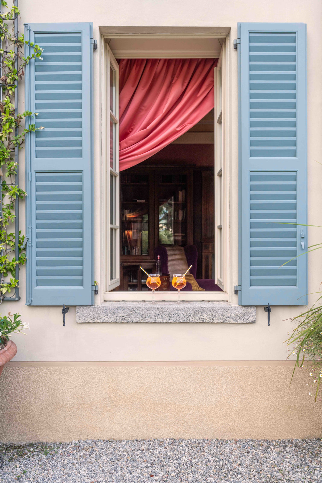 Photography by Gray Malin of Spritz O’Clock, Passalacqua, Lake Como