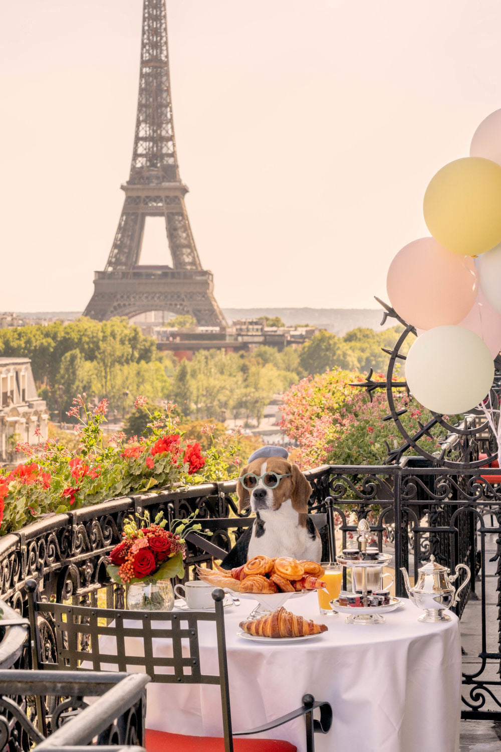 Photography by Gray Malin of The Beagle, Hôtel Plaza Athénée