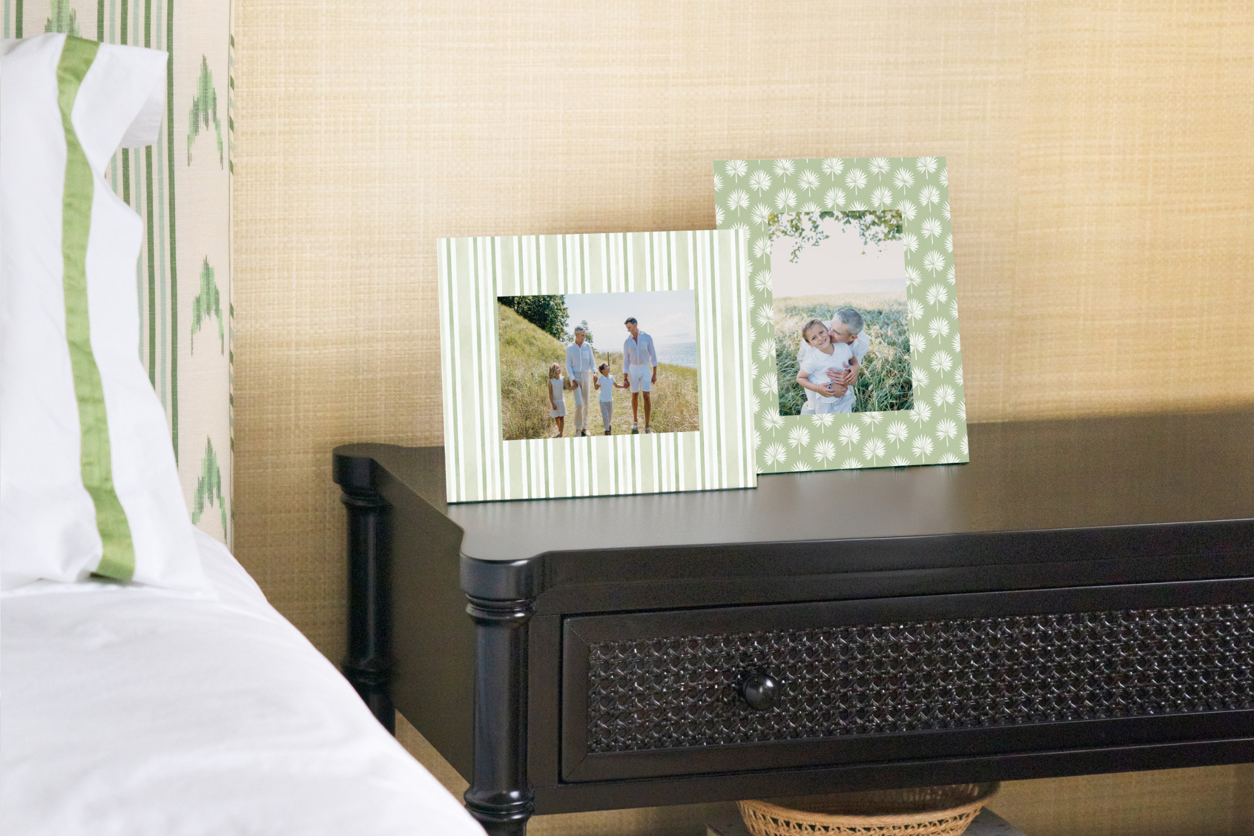 The Isla Palm Vertical Picture Frame - Celadon Green – Gray Malin