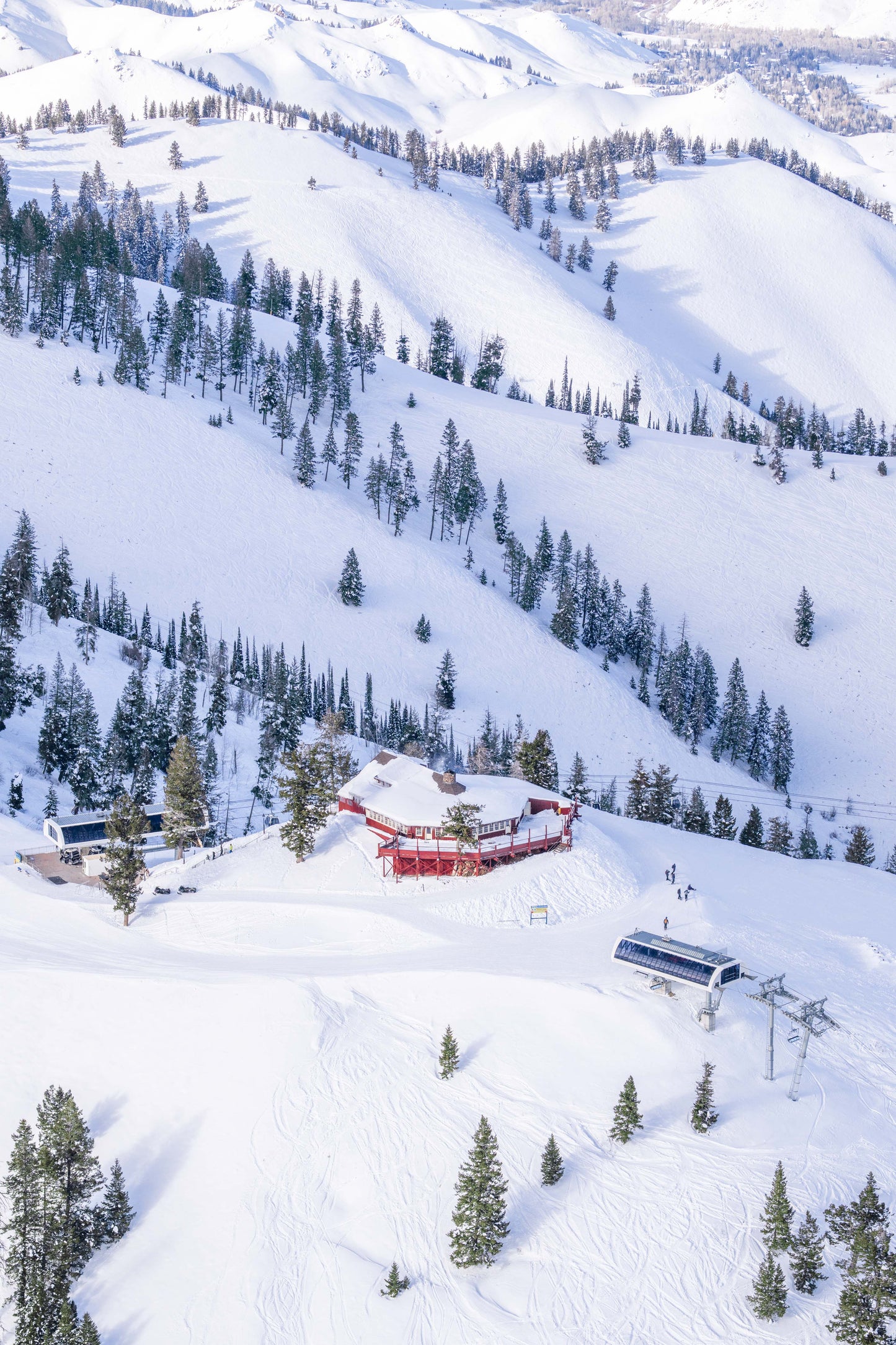 Roundhouse Restaurant Vertical, Sun Valley
