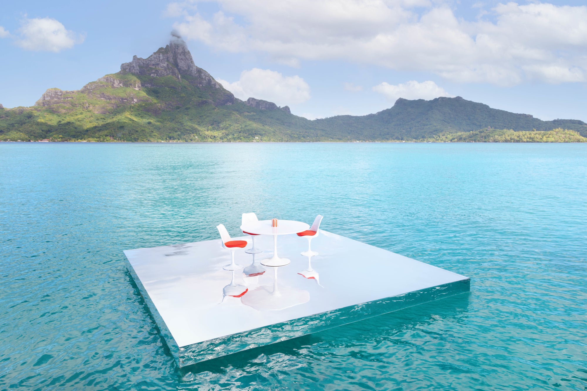 Tulip Table and Chairs, Bora Bora