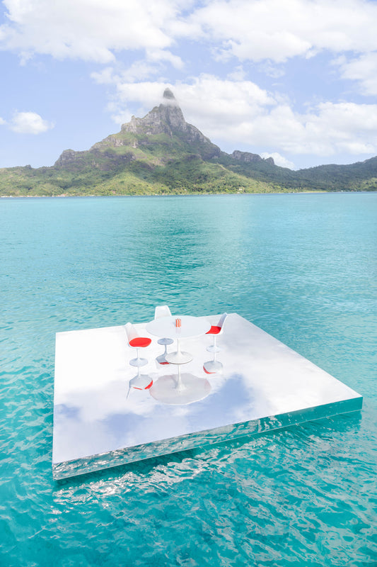 Tulip Table and Chairs Vertical, Bora Bora