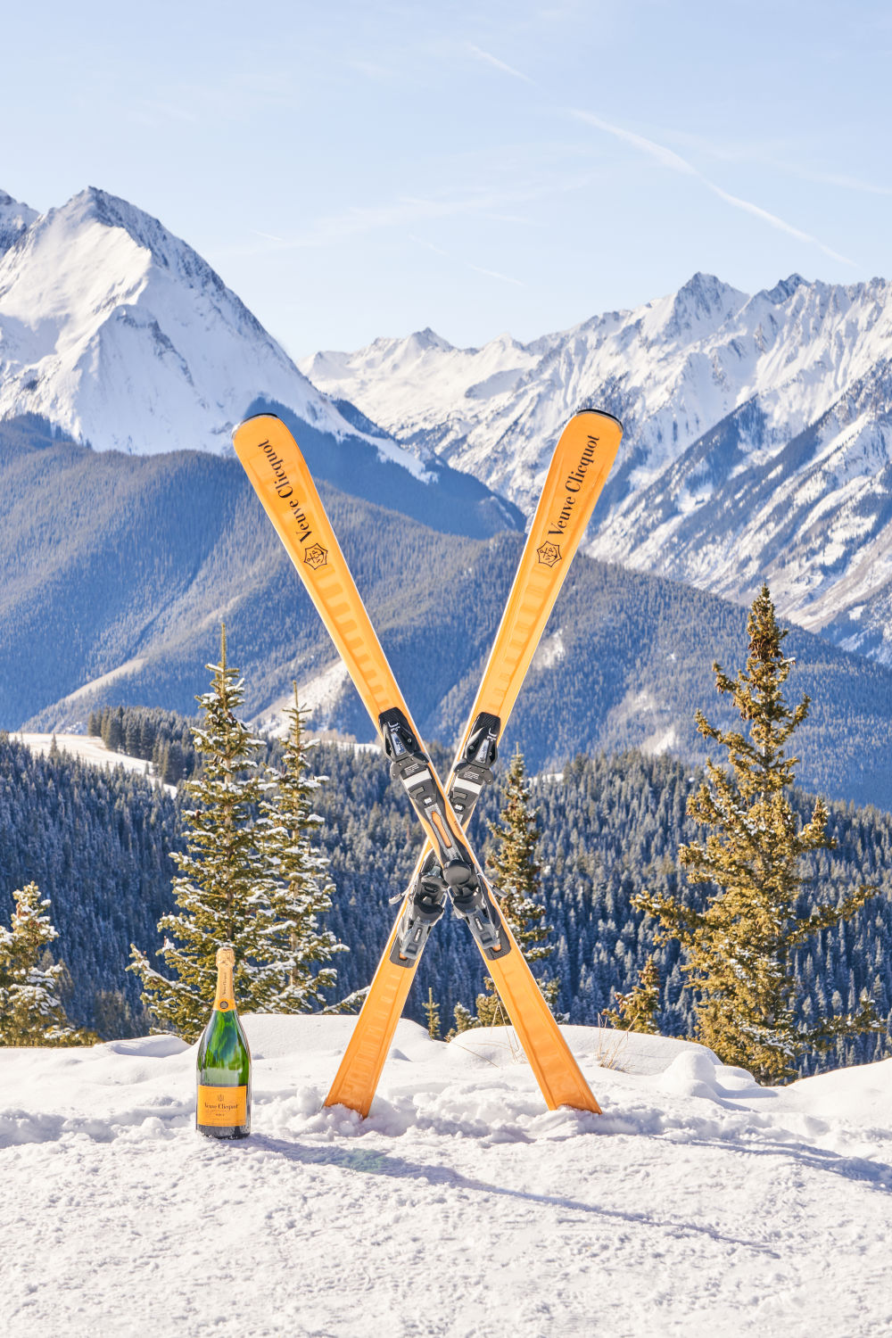 Après Ski, Veuve Clicquot – Gray Malin