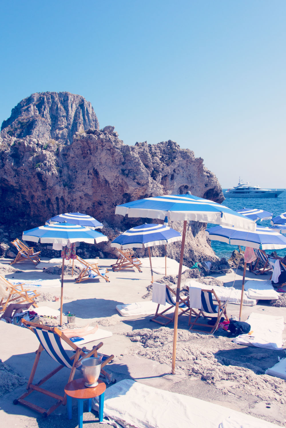 Champagne in Capri (Vertical)